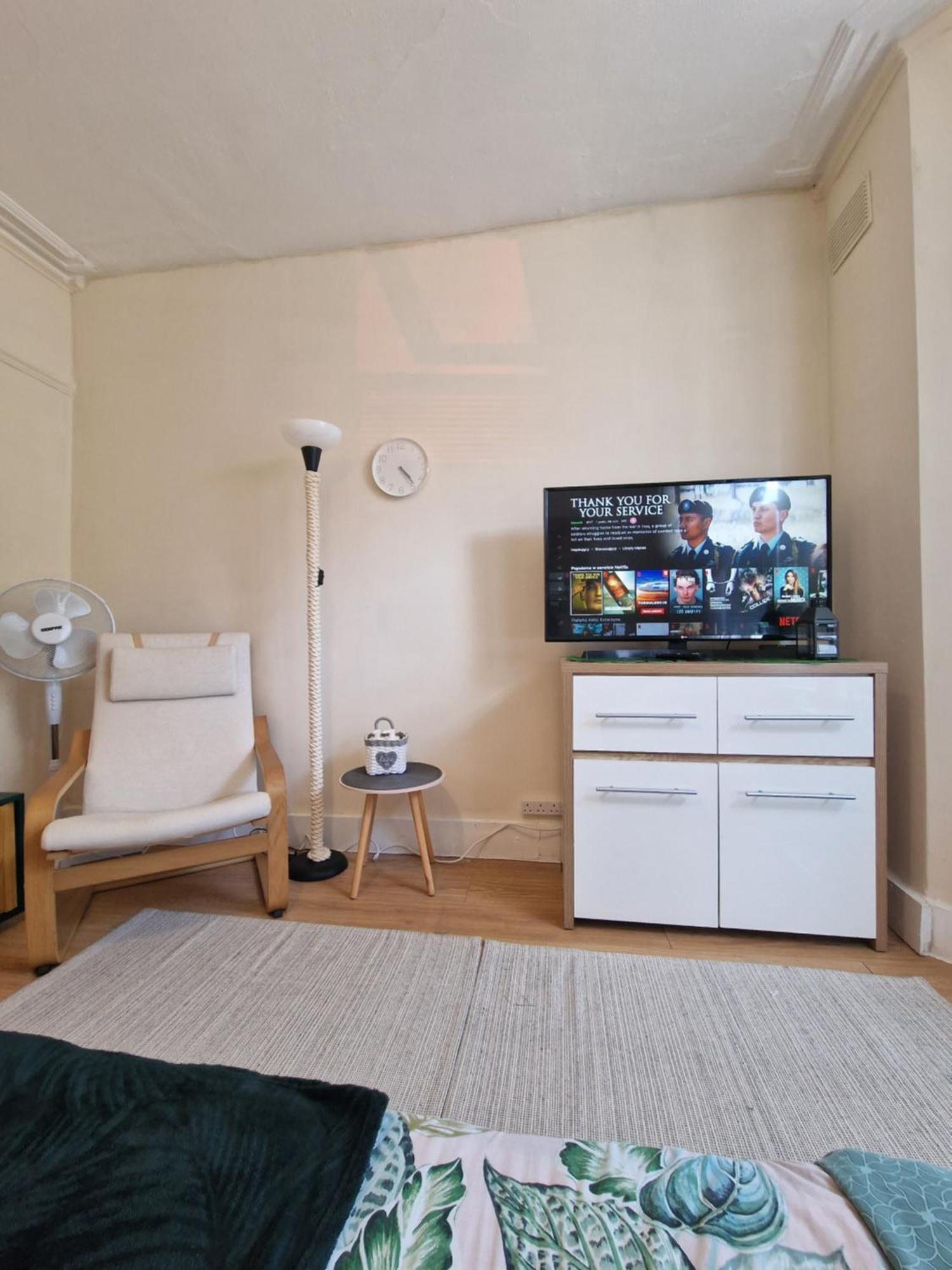London Cozy Stay Экстерьер фото